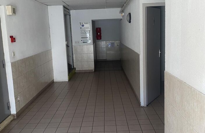 LOCAL COMMERCIAL — photo 5
