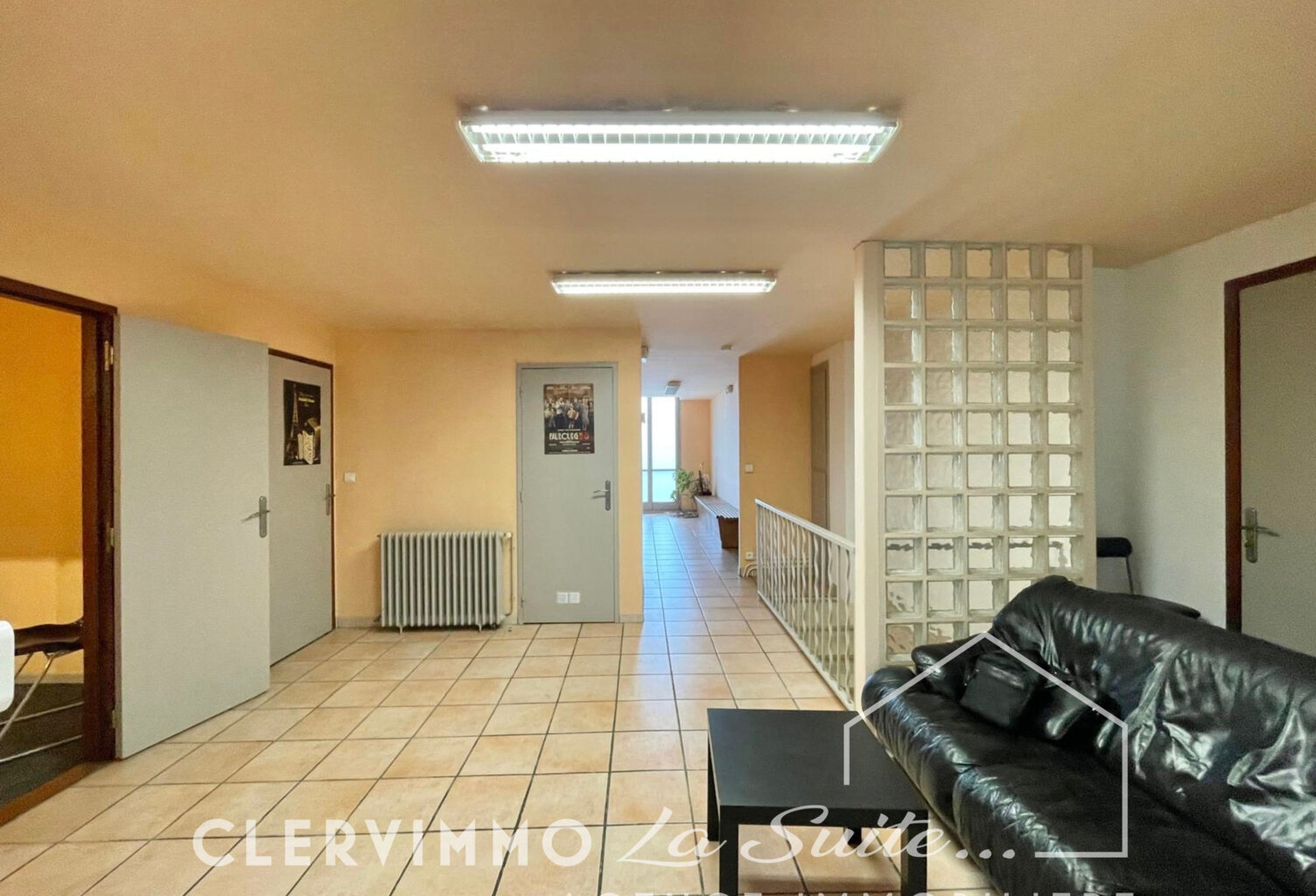 MURS COMMERCIAUX 118 M2 BOIS LE MAITRE — photo 1