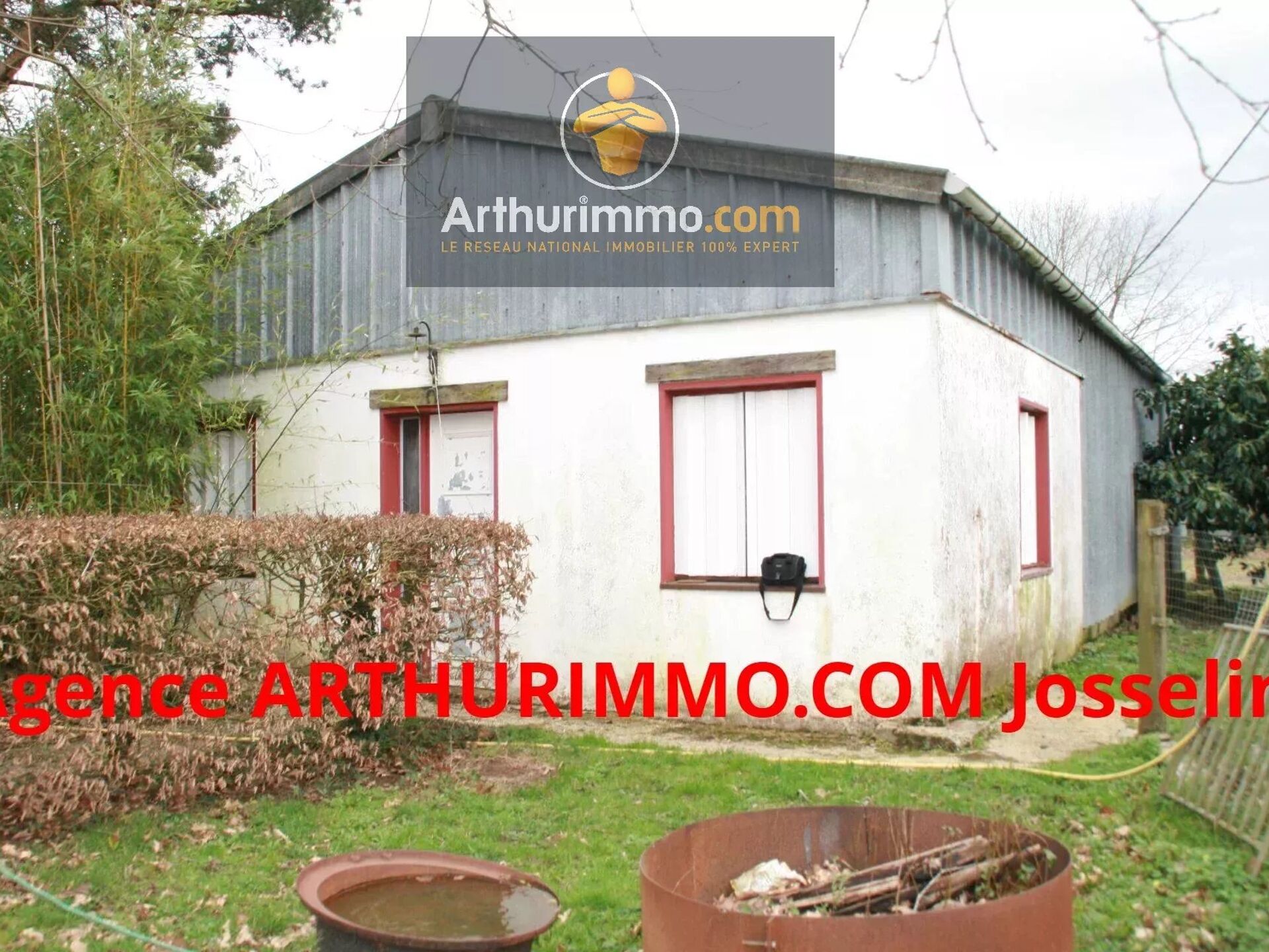 Vente Local industriel à Josselin · 85 600 €