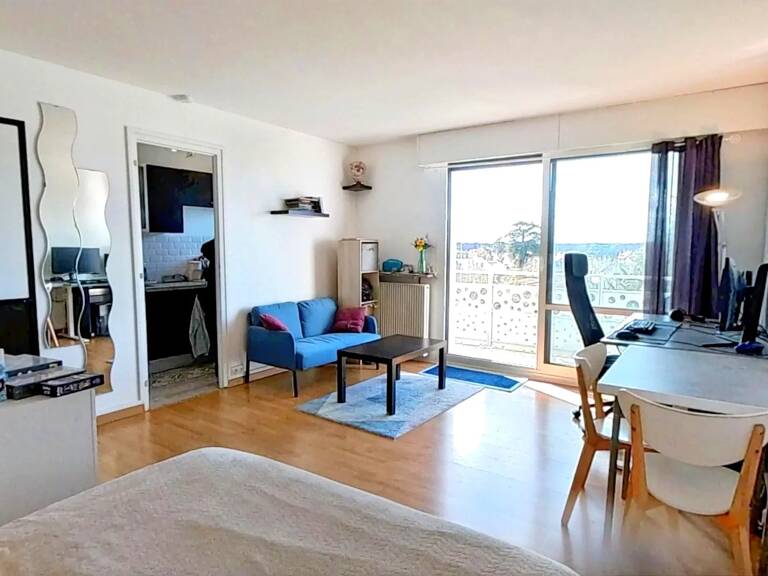 Charmant studio avec balcon et parking – RER D à pied — photo 1