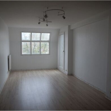 Appartement 3 pièces 842 €