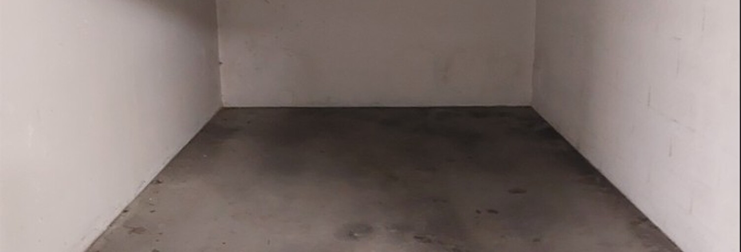 Garage  12 m² à louer à Saint-Fons (69190)