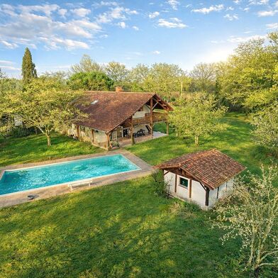 Maison 7 pièces 305000 €