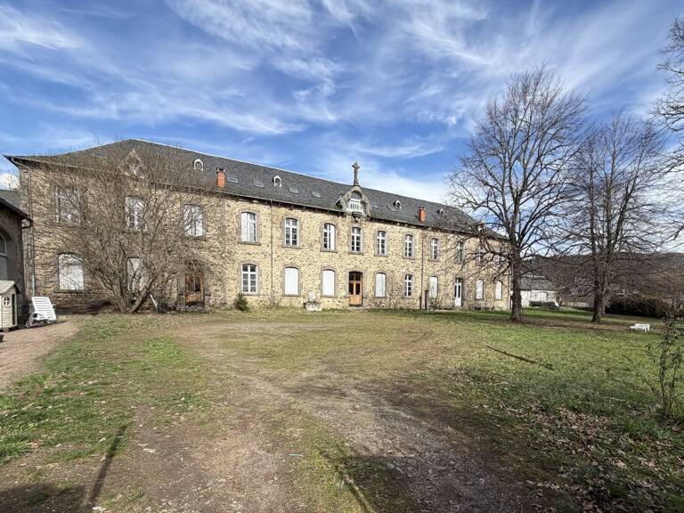Demeure de ville et village — photo 1