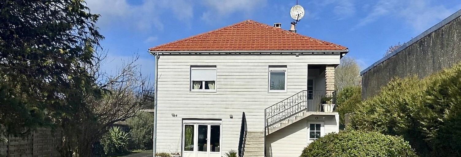 Maison 6 Pièces 185 m² à vendre à Lezay (79120)