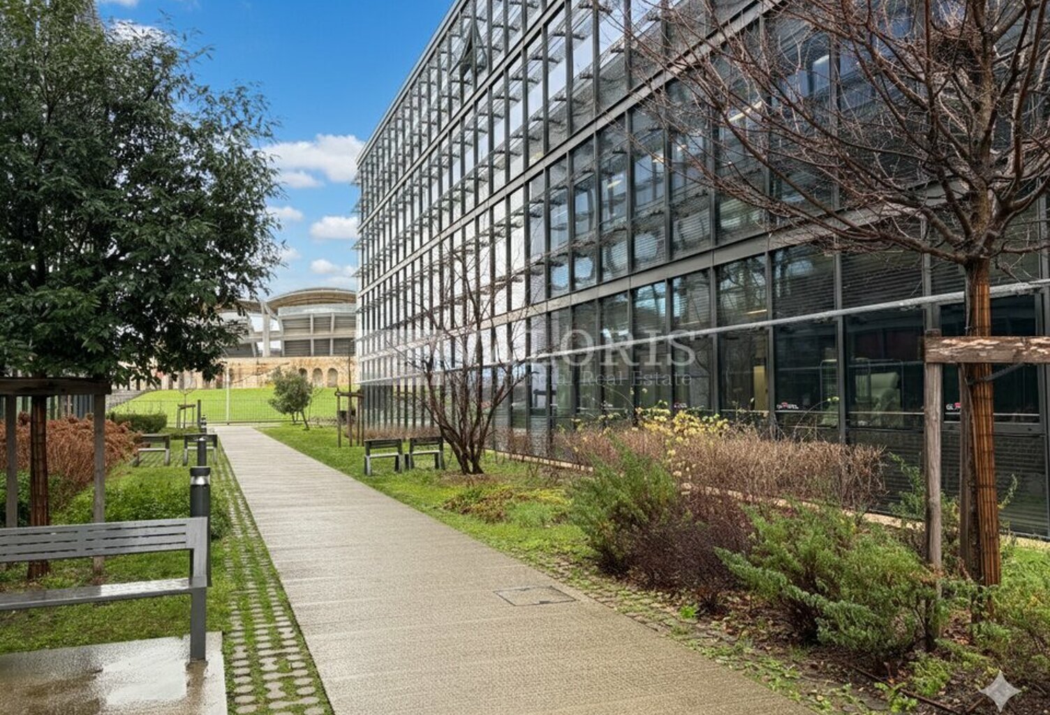 BUREAUX à LOUER — photo 1