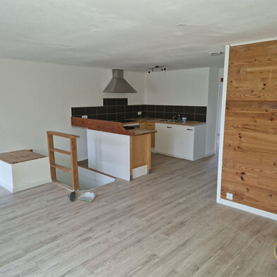 Appartement 3 pièces 715 €