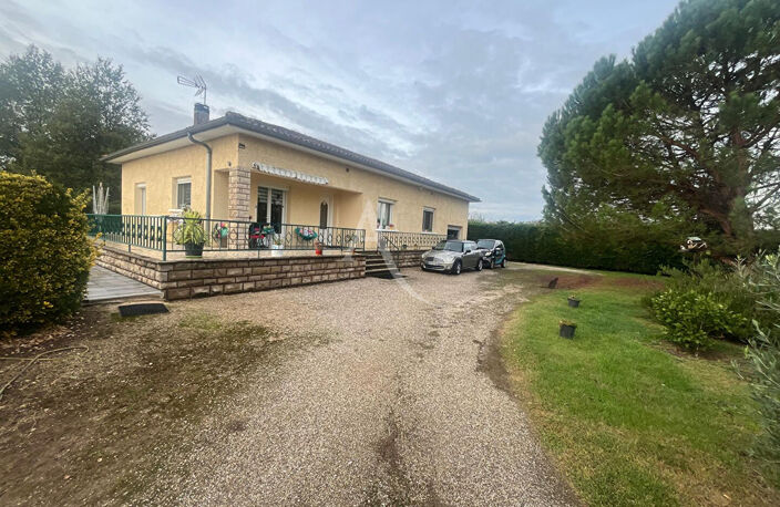 Maison de plain-pied avec piscine sur plus de 4 000 m² de terrain arboré — photo 3