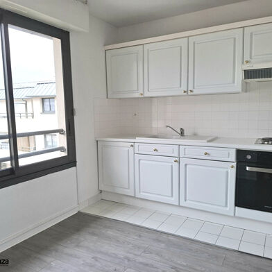 Appartement 1 pièces 810 €