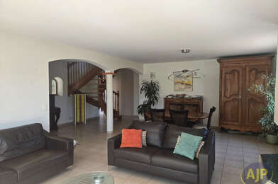 Maison 7 pièces 649688 €