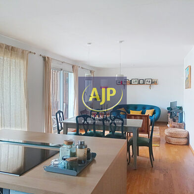 Appartement 5 pièces 329700 €