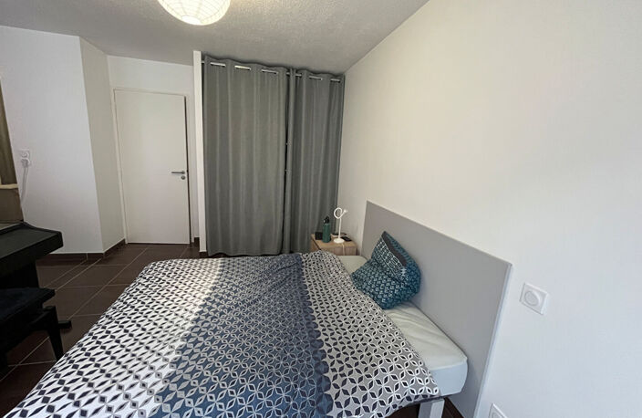 VENDU - Appartement T2 avec deux places de stationnement privatives et terrasse — photo 3