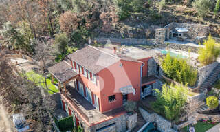 Maison 8 Pièces 218 m² à vendre à Levens (06670)