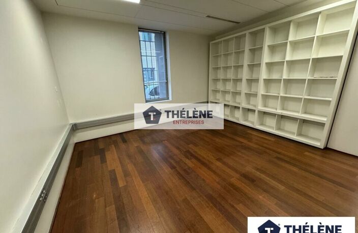 BUREAUX à LOUER — photo 2