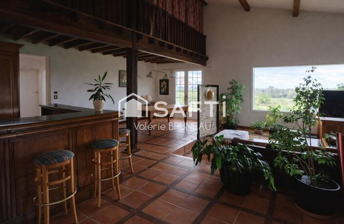 Maison contemporaine avec piscine sur 1,6 hectare  volumes exceptionnels - — photo 4