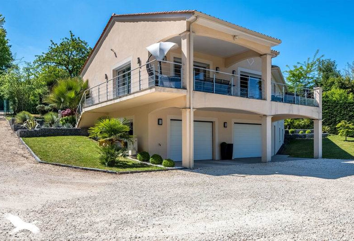 Contemporaine de 6 pièces principales — photo 1