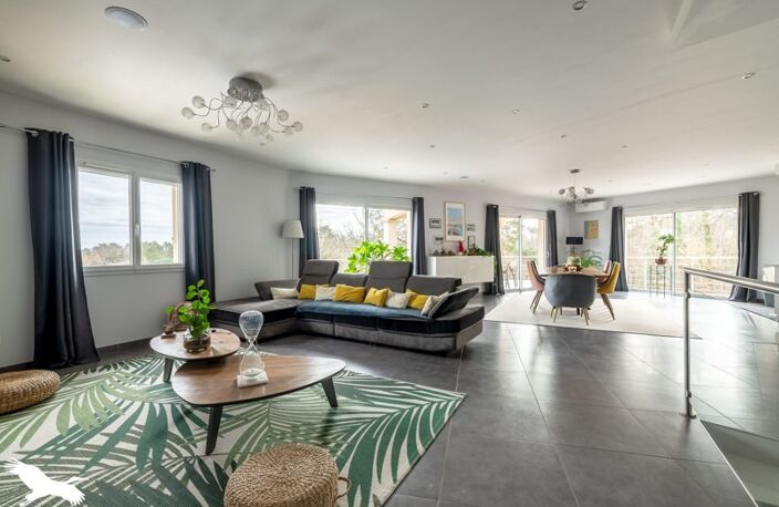 Contemporaine de 6 pièces principales — photo 2