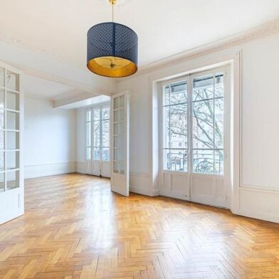 Appartement 5 pièces 559715 €