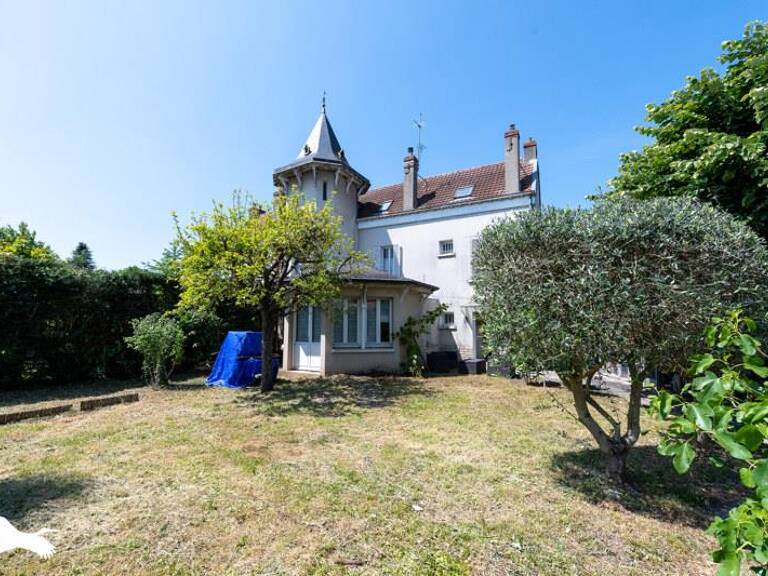 Maison en pierre de 6 pièces principales — photo 1