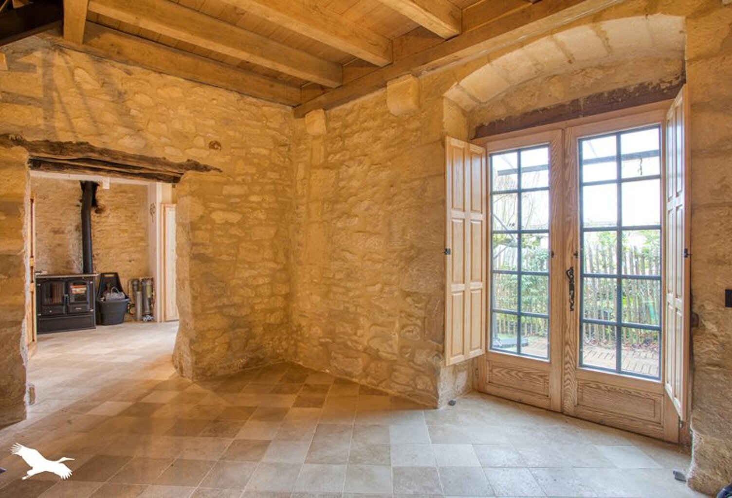 Maison en pierre de 4 pièces principales — photo 1