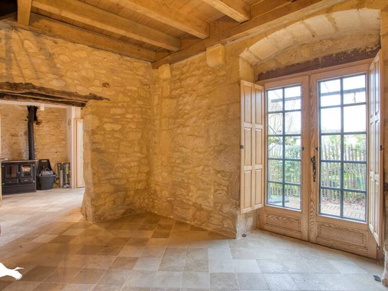 Maison en pierre de 4 pièces principales — photo 1