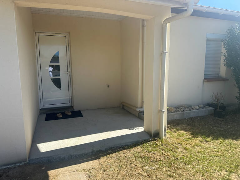 Venez découvrir cette charmante maison individuelle à deux pas des commerces  de plain pied — photo 1