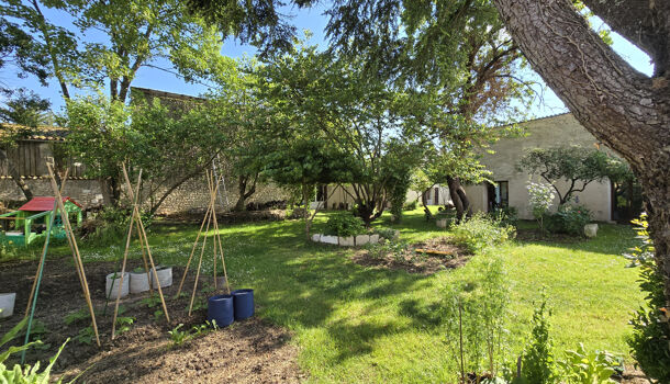 Villa / Maison 8 pièces  à vendre Salles-sur-Mer 17220