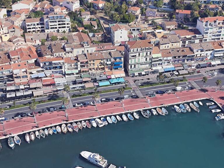 BANDOL GRAND APPT T2 DANS MAISON DE VILLE — photo 1