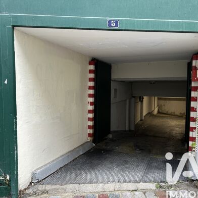 Garage  23500 €