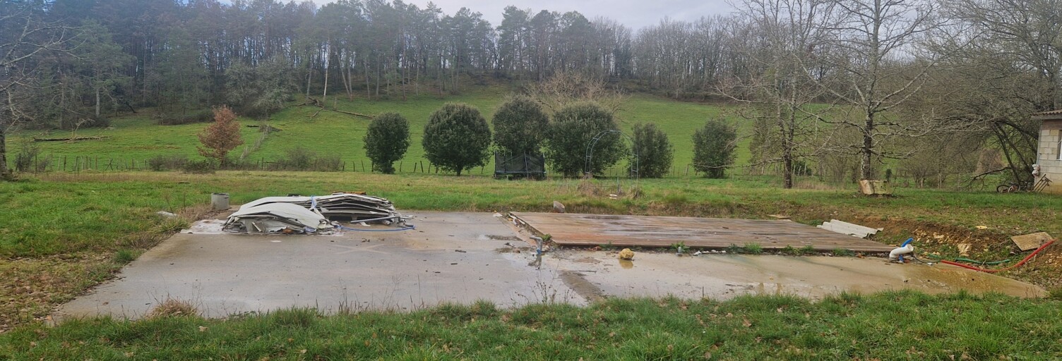 Terrain  4025 m² à vendre à Saint-Martial-de-Nabirat (24250)