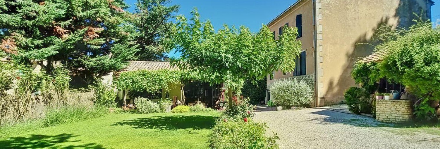 Maison 8 Pièces 224 m² à vendre à Robion (84440)