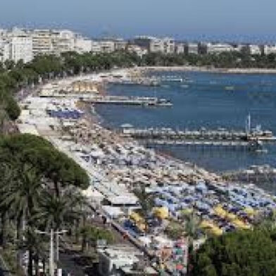 Commerce  2800000 €