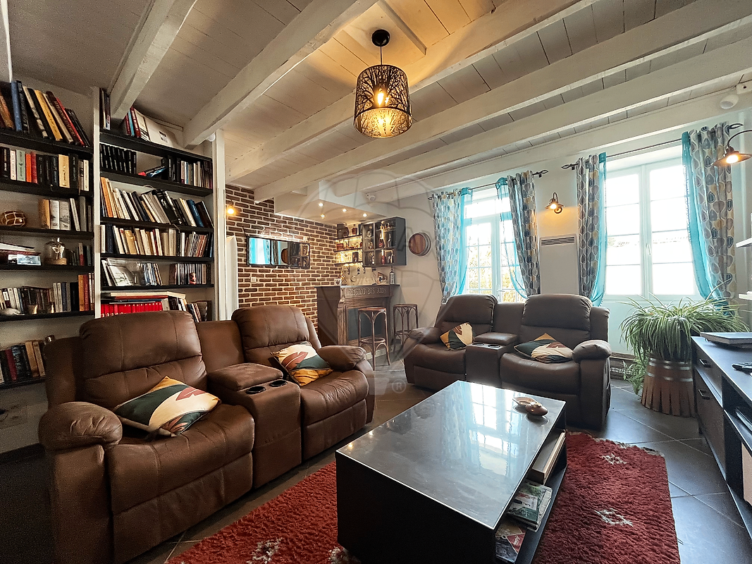 Villa / Maison  T10 à vendre Saint-Germain-du-Seudre 17240