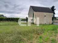 ref9109. Terrain constructible de 2750 m2 non viabilisé. Eau é — photo 2