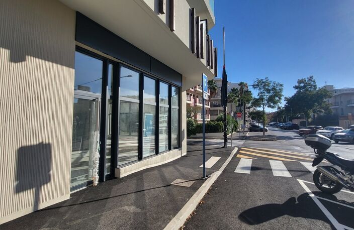 Vente programme neuf T1 120 m² Cagnes-sur-Mer (06800) — photo 3