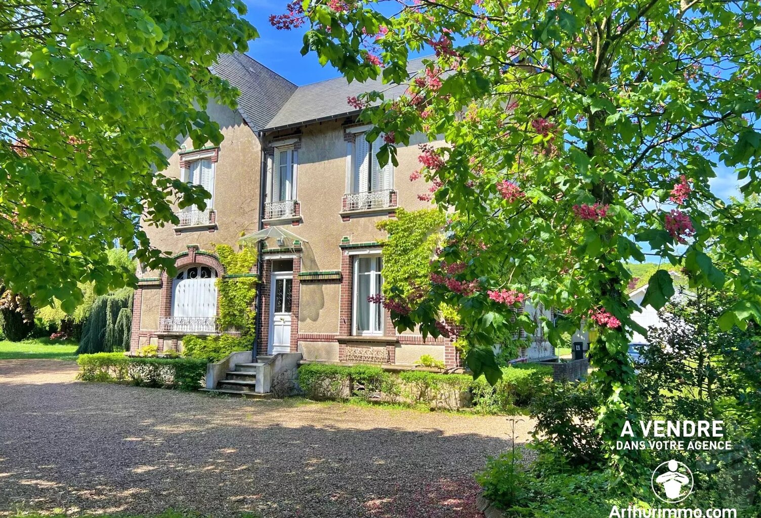 AV 20' HOUDAN - Propriété divisible - Affaire marchands — photo 1