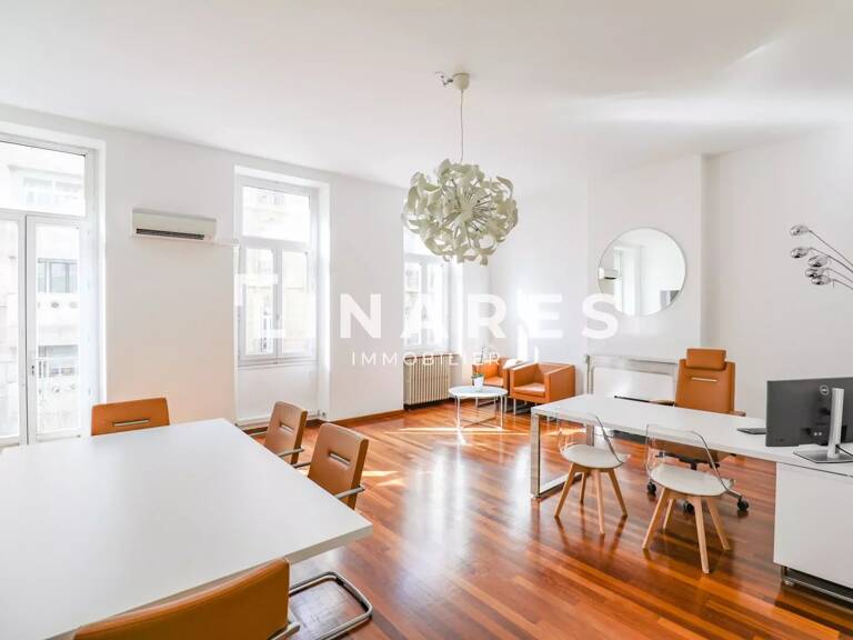BUREAUX DE  PRESTIGE  - Bureau 147 m2 - Balcon - Parking en sus — photo 1