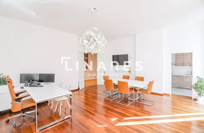 BUREAUX DE  PRESTIGE  - Bureau 147 m2 - Balcon - Parking en sus — photo 4