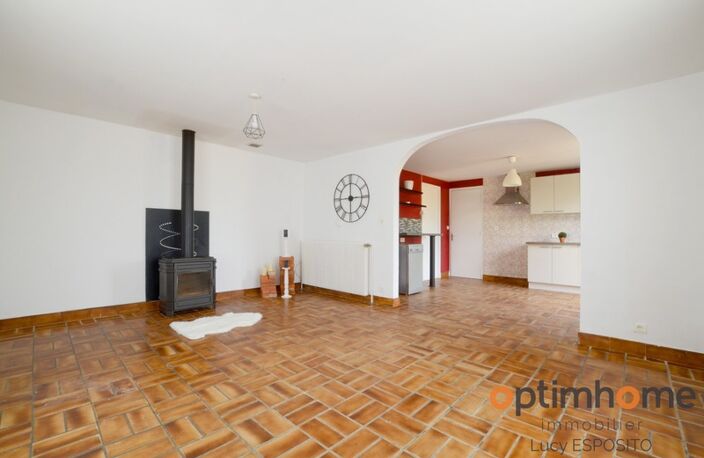 Belle maison Sous-Sol avec garages seulement 3 minutes de Confolens — photo 2