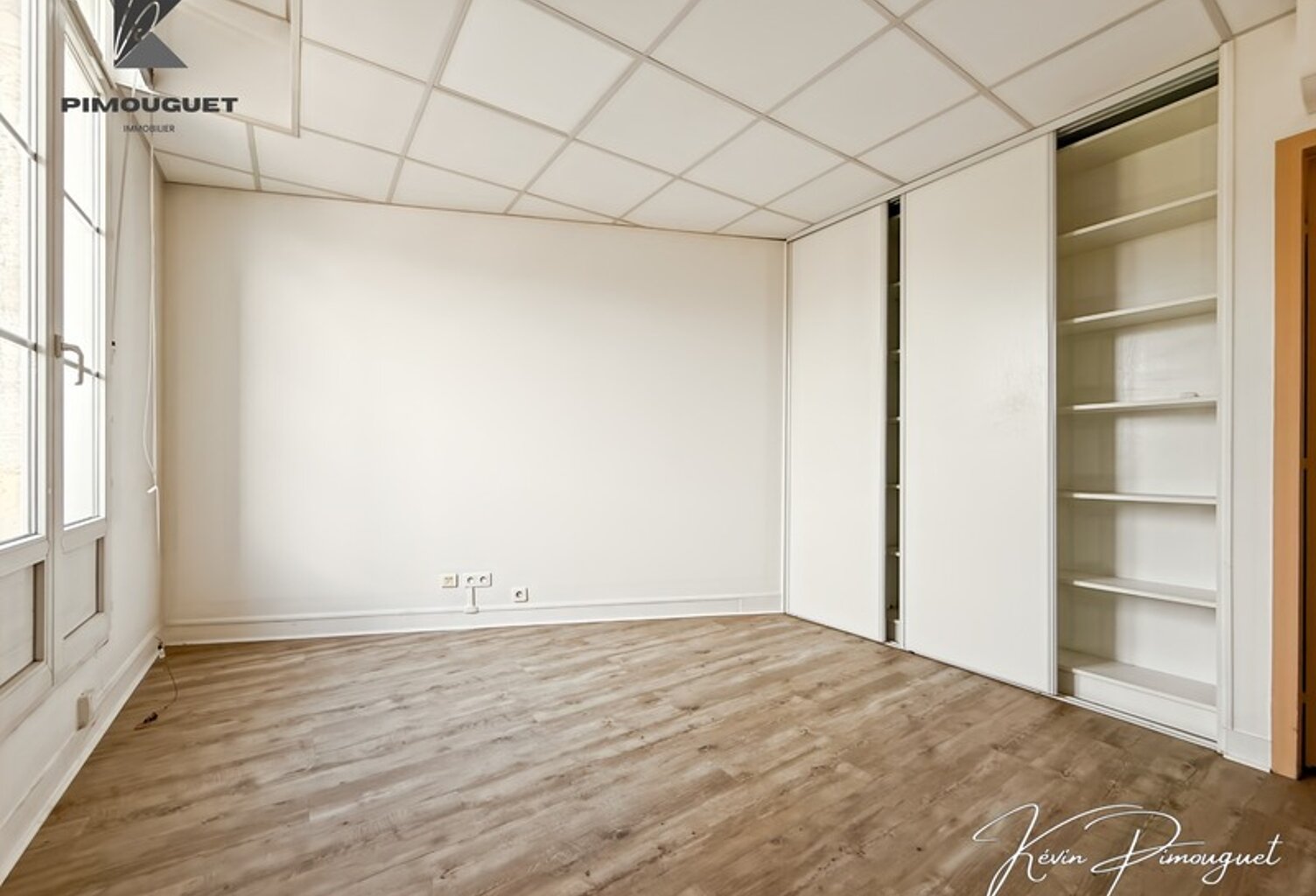 BUREAUX À VENDRE – LIBOURNE HYPER CENTRE (33) — photo 1