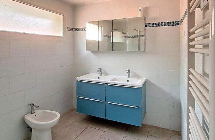 Maison de 2020 avec piscine, garage et jardin dans un environnement calme — photo 3