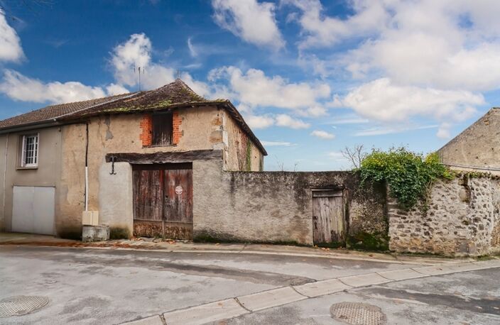 Grange de 110 m² environ sur 2 Niveaux sur parcelle de Terrain 280 m² - Centre Bourg Historique - MAGNAC LAVAL (87) — photo 2