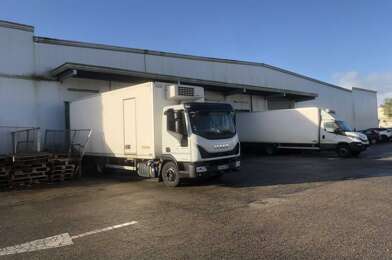 Local industriel  8328 €