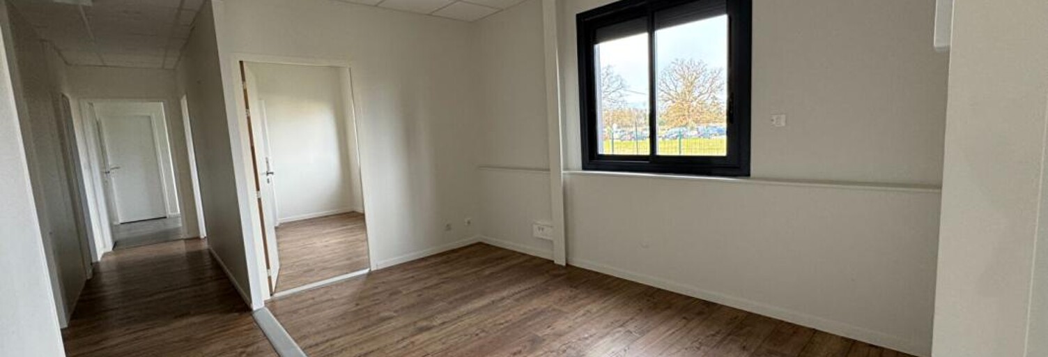 Commerce  150 m² à louer à Cornebarrieu (31700)