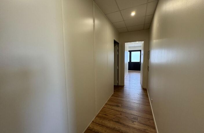 LOCAL COMMERCIAL — photo 3