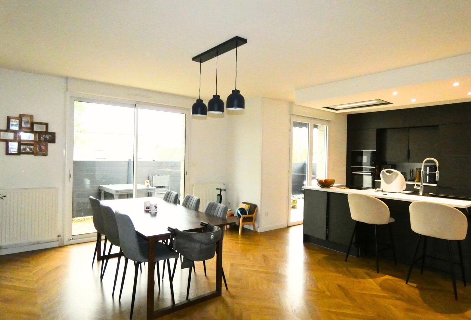 Maison rénovée de 118 m² située près des axes routiers principaux et 15 km de Laval — photo 1