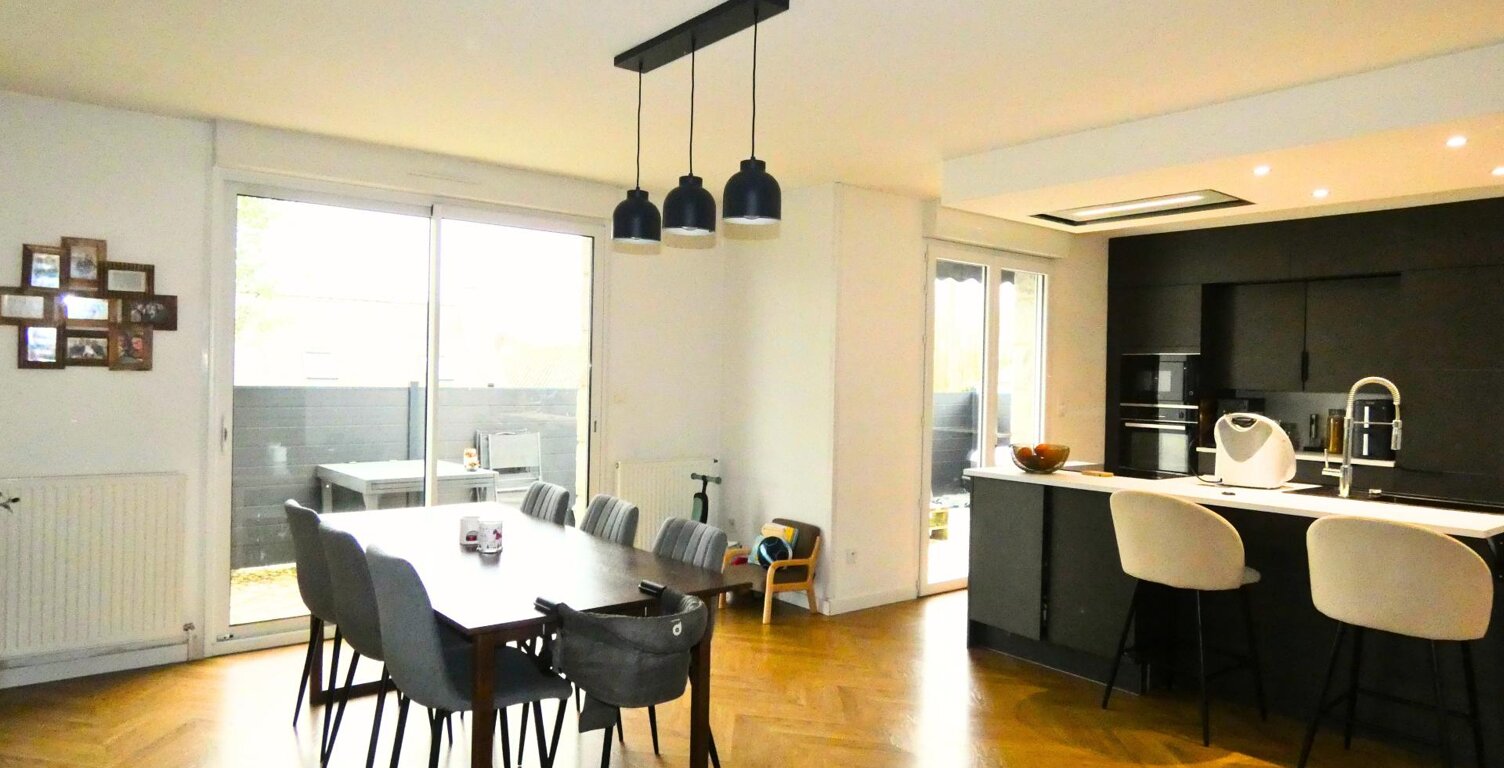 Maison rénovée de 118 m² située près des axes routiers principaux et 15 km de Laval — photo 1