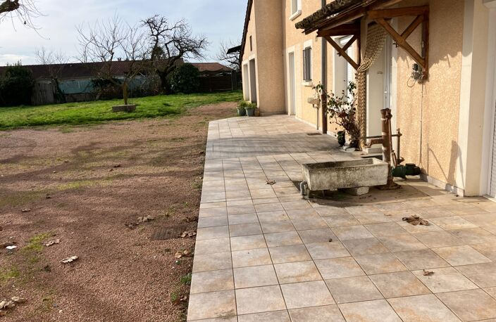 A 15 mn de Villefranche - TAPONAS (69220) 3 mn de Belleville - Maison de 110 m² avec Jardin privatif et 2 Parkings .Arrêt bus à 50 m — photo 3