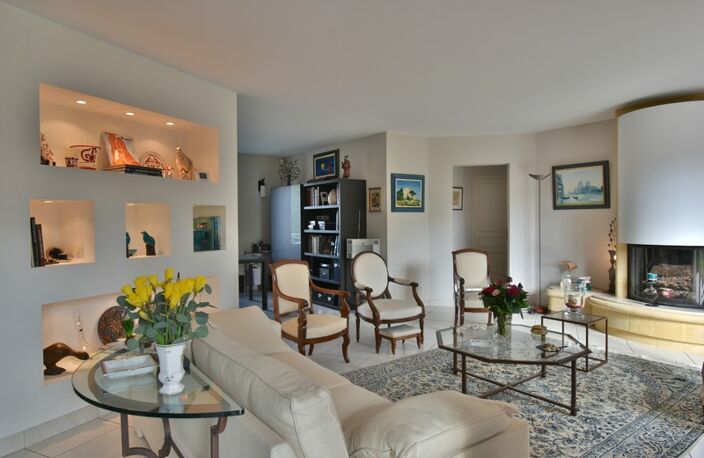 PRIX : 769000€  -  CHASSELAY (69380) - Villa de 191 m² avec garage double - Terrain de 1155 m² — photo 2