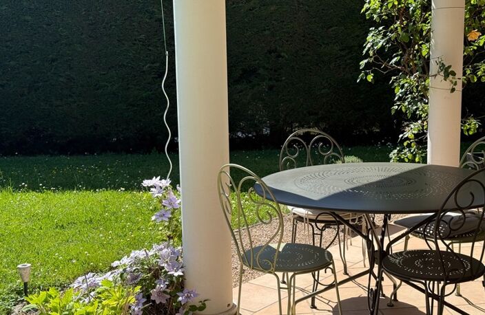 PRIX : 769000€  -  CHASSELAY (69380) - Villa de 191 m² avec garage double - Terrain de 1155 m² — photo 4